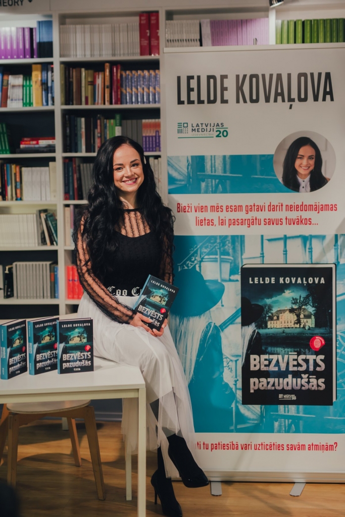 Respektablajā SIA “Latvijas Grāmata” novembra TOP 10 lasītāko grāmatu sarakstā ir Leldes Kovaļovas spriedzes romāns “Bezvēsts pazudušās”. 
Autors: no personiskā arhīva