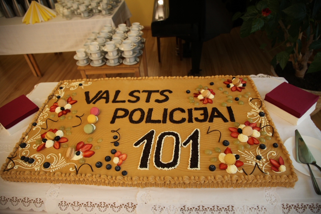 Valsts policijas darbinieki svin profesionālos svētkus.
Autors: Gatis Bogdanovs