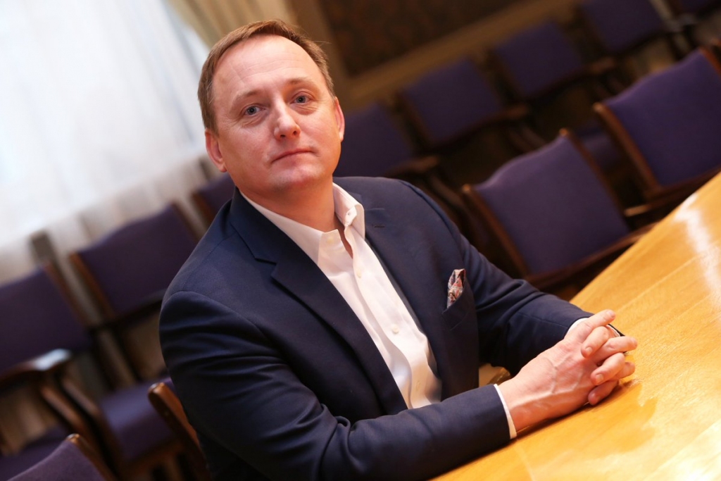 Latvijas Bankas prezidenta amatam virzīt centrālās bankas padomes locekļa Mārtiņa Kazāka kandidatūru
Autors: publicitātes foto