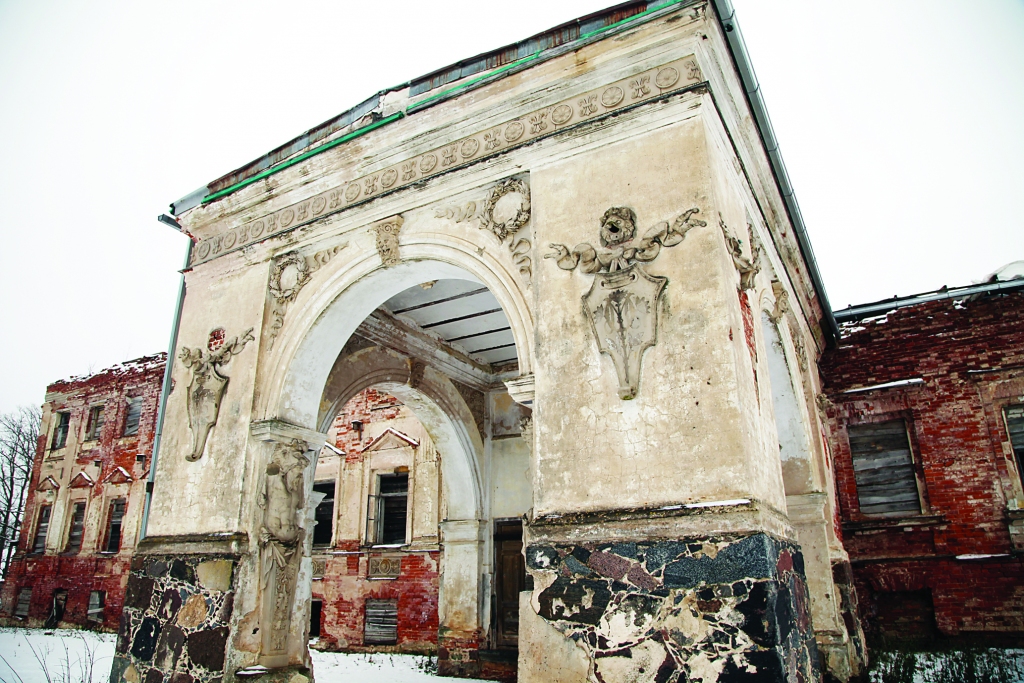 Gulbenes Baltā pils savulaik bijusi viena no greznākajām pilīm Latvijā. Pils vēsture saistīta ar barona fon Volfa un barona fon Cepelīna dzimtām. Nosaukums – Baltā – ēkai, visticamāk, dots baltā fasādes krāsojuma dēļ. 
Autors: Gatis Bogdanovs