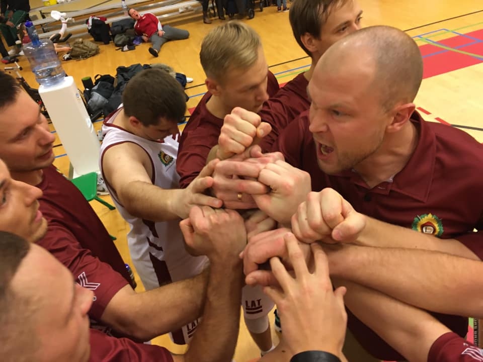 Mūsu puiši patiesi priecīgi par uzvaru NATO kausā!
Autors: no NBS Sporta kluba profila “facebook.com”