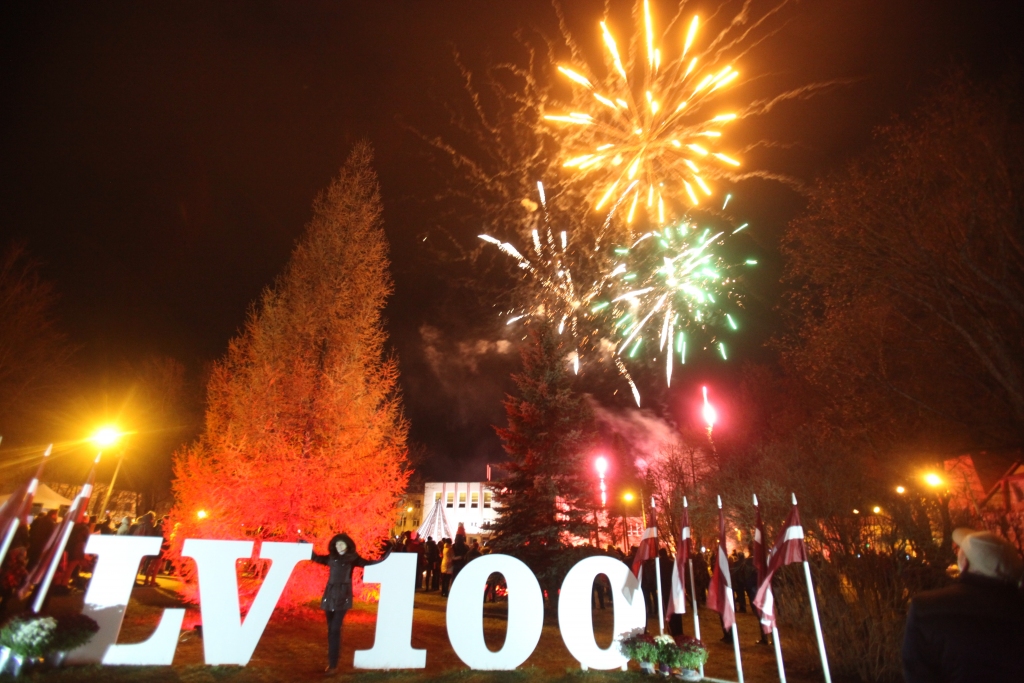 Latvijas simtgades 18.novembra salūts Gulbenē pašvaldībai izmaksāja 2500 eiro. 		 
Autors: no Dzirksteles arhīva