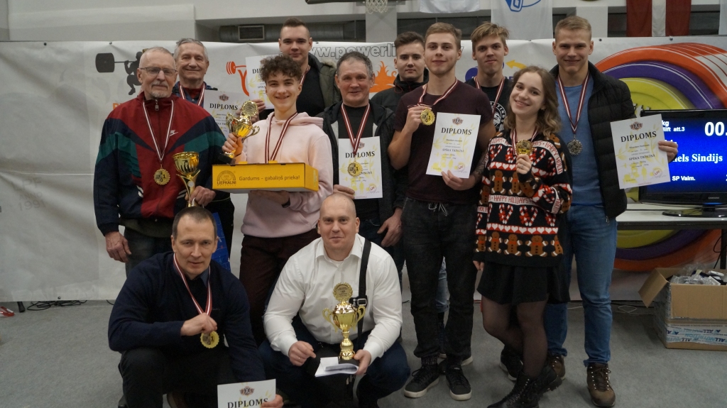 Ar piedalīšanos Latvijas čempionātā klasiskajā spēka trīscīņā “Gulbenes K.S.P.”  noslēdz 2019.gada sezonu.
Autors: no personiskā arhīva