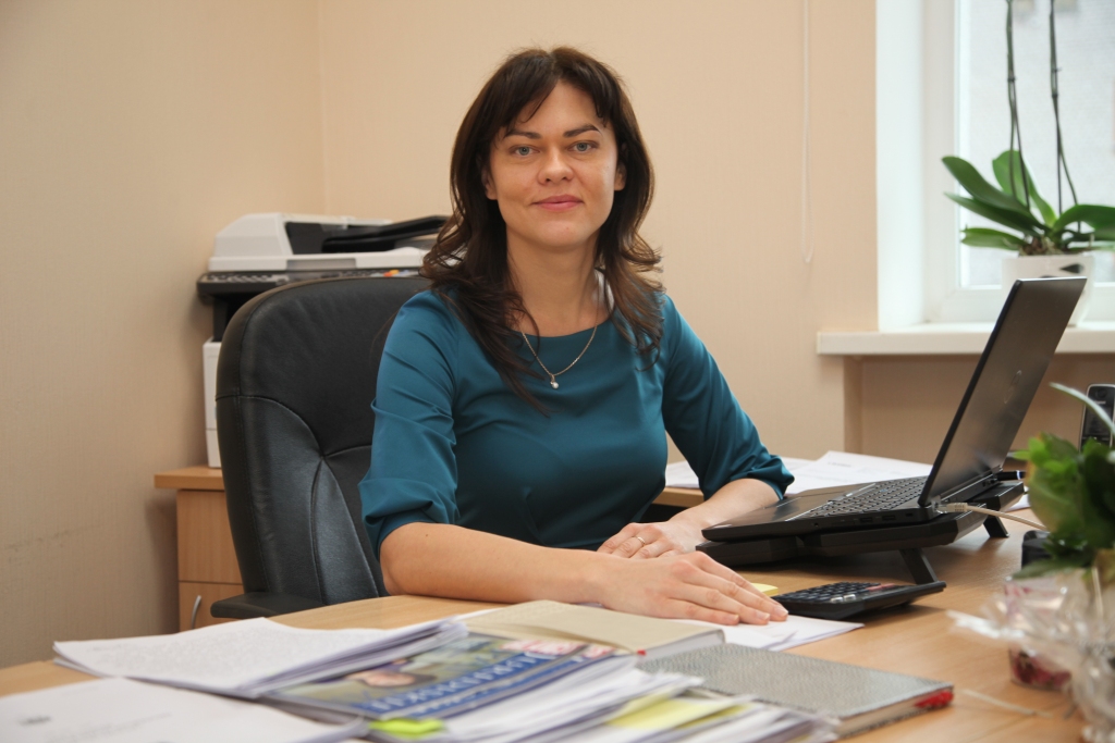 Gulbenes novada vēlēšanu komisijas priekšsēdētājai Sanitai Mickevičai saskaņā ar instrukciju katru otrdienu līdz pulksten 16.00 būs jānodod ziņas Centrālajai vēlēšanu komisijai par savākto parakstu skaitu. CVK uzziņu tālrunis - 67049999 (9.00-19.00).	
Autors: Gatis Bogdanovs