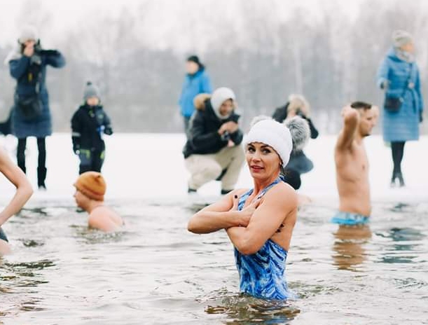 Iveta Sarmanova ir ar mieru dalīties savās zināšanās par peldēšanos ziemā. “Tas tiešām veselības uzlabošanas ziņā ir vērtīgi,” uzskata Iveta.  
Autors: no personiskā arhīva