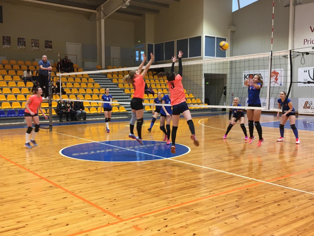 “Gulbenes SC” dāmas atspēlējās “Lizuma” komandai. 	
Autors: Dace Anča