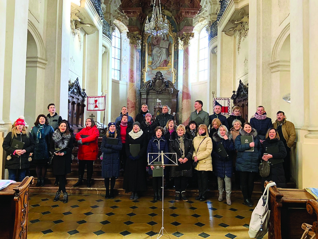 Gulbenes kultūras centra jauktais koris “Harmonija” decembra sākumā piedalījās adventes laika kora mūzikas festivālā Prāgā (Čehija). 	
Autors: no personiskā arhīva