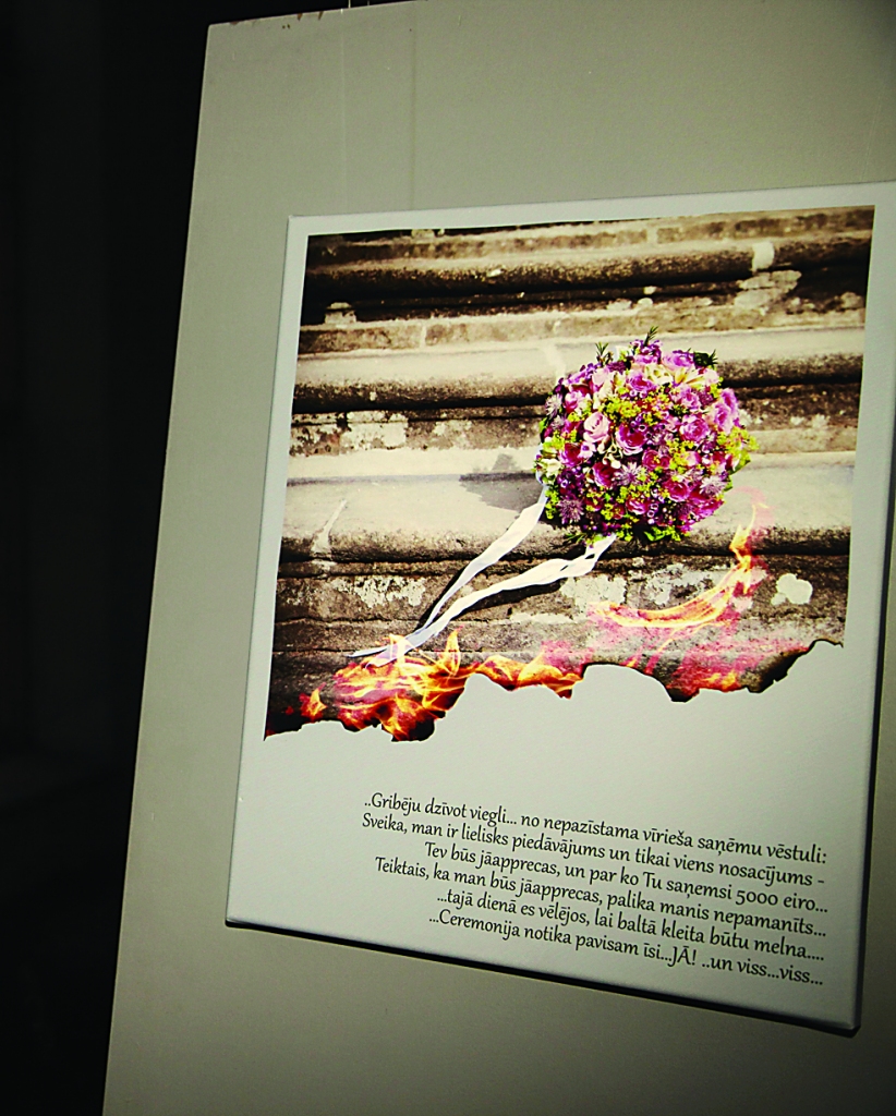 Uz katra darba ir cilvēku, kuri piedzīvojuši cilvēktirdzniecību, sacītais teksts.   
Autors: Inita Savicka