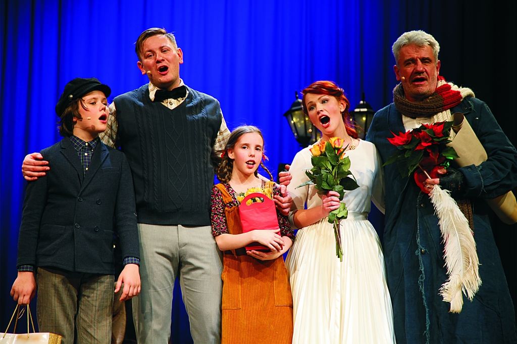 Mūzikls “Es Tev novēlu... mani!” izskanējis, bet ar to viss nebeidzas. Jau pavisam drīz notiks pasākums, uz kuru aicināts ikviens. Tā būs albuma un dziesmu grāmatas prezentācija.           
Autors: no “Dzirksteles” arhīva