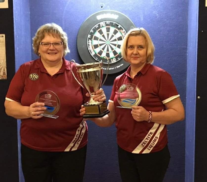 Dāmu konkurencē par Latvijas čempionu titula īpašniecēm pāros kļuva spēcīgās spēlētājas Zeltīte Strade (no labās) un Marija Ružāne  (SK «Kuorsava»)
Autors: Lizuma pagasts (facebook.com)