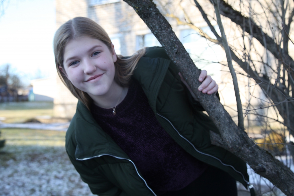 Aktīvā un pozitīvā Marta savos četrpadsmit gados grūtībām neļauj sevi salauzt un droši skatās nākotnē. 
Autors: Gatis Bogdanovs