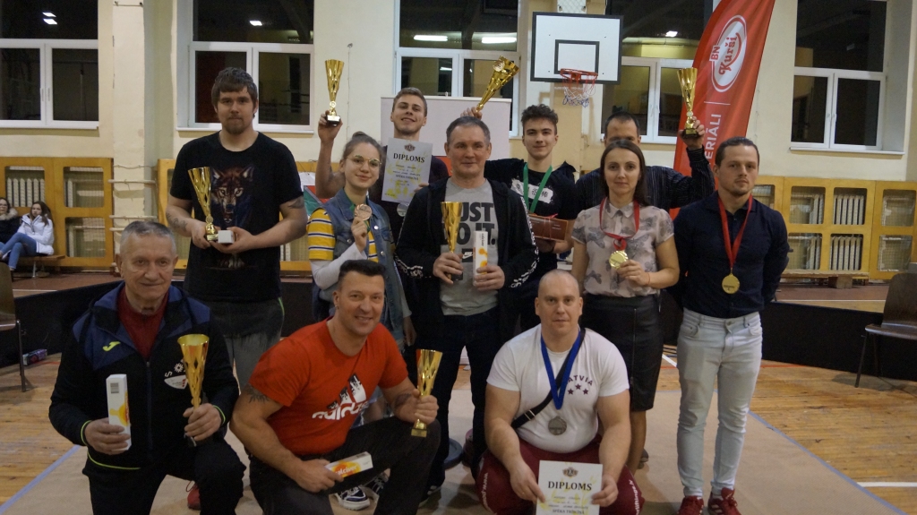 “Gulbenes K.S.P.” spēka trīscīņas komanda ir gatava cīnīties par 2020.gada Latvijas kausu spēka trīscīņā.
Autors: no personiskā arhīva