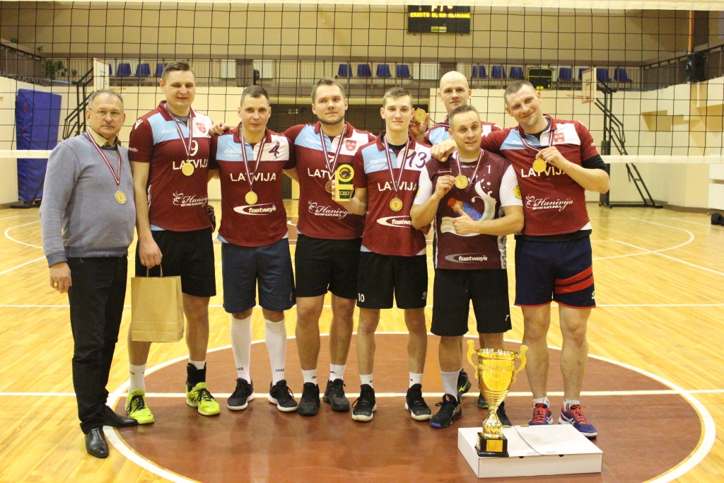 Komandā “Gulbene 2” spēlēja: Nauris Pulkstenis, Vlads Smirnovs, Aleksandrs Šrubs, Ainārs Kāposts, Janeks Ekurs, Artis Zviedris, Roberts Platais, Matīss Spalva, Aigars Kalniņš, Rinārs Teters, Edgars Massals. 	
Autors: no turnīra arhīva