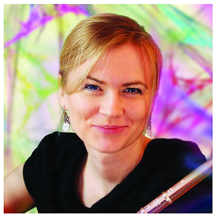 Aiva Elsiņa ir flautas skolotāja Milānas piepilsētā, viņa šobrīd strādā tiešsaistē no mājām. Viņa atzīst, ka šajā laikā iemācījusies ļoti daudz jauna – gan veidot video, gan lietot dažādas grafiskās apstrādes programmas.                         
Autors: personiskā arhīva