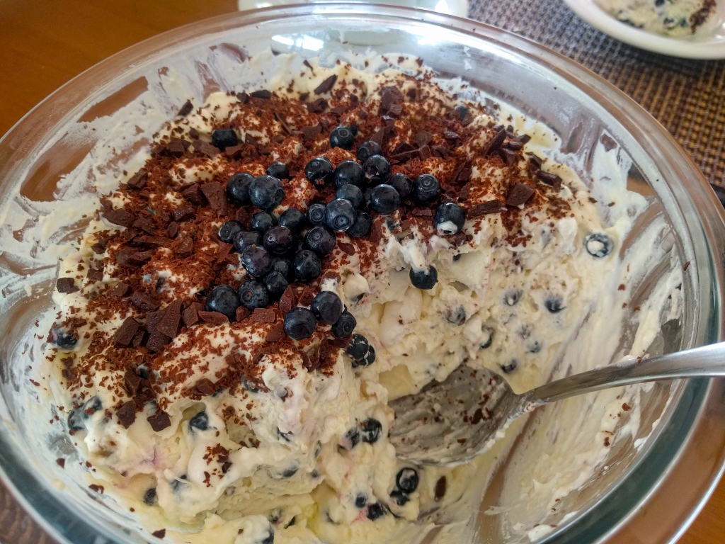 Vasarīgais zefīru deserts