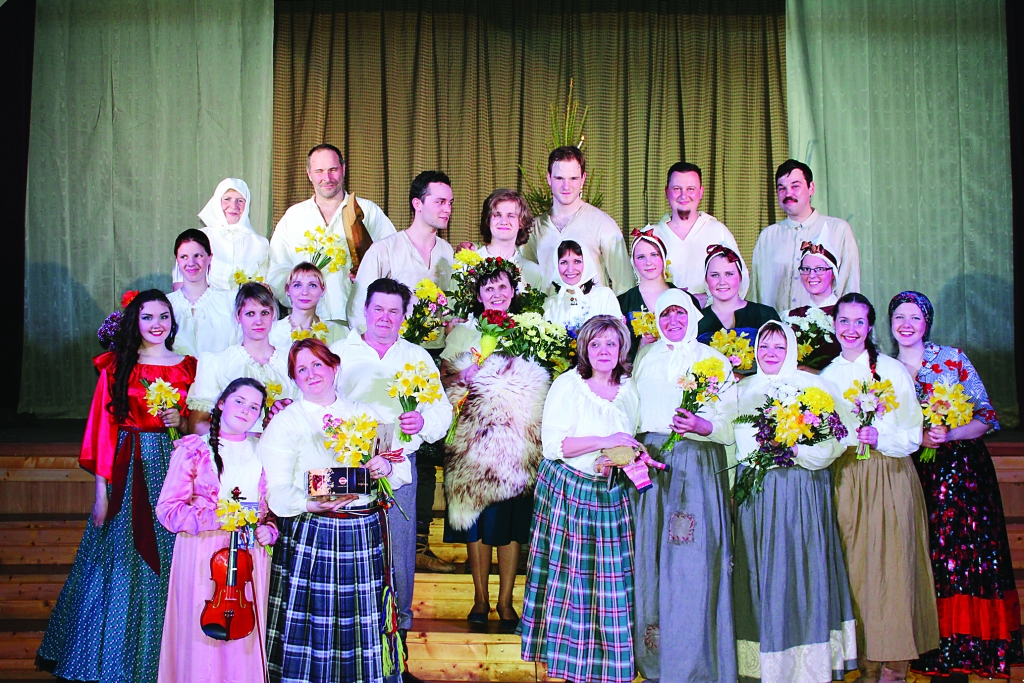 Liels darbs un gandarījums Tirzas amatierteātrim 2017. gadā bija iestudēt “Sūnu ciema zēnus”. 	
Autors: no personiskā arhīva