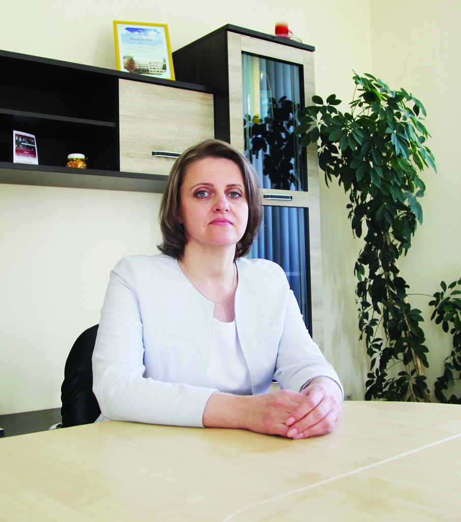 Gulbenes novada Izglītības pārvaldi Edīte Kanaviņa vada kopš 2019.gada 1.oktobra. Viņa ir pārliecināta, ka, apvienojot divas labas skolas, rezultāts būs vēl labāks. Tā būs vide, kurā skolēni varēs tapt zinoši, pašapzinīgi, tādi, kas uzdrīkstas, spēj radīt un uzņemties iniciatīvu. 	
Autors: Viktorija Slavinska-Kostigova