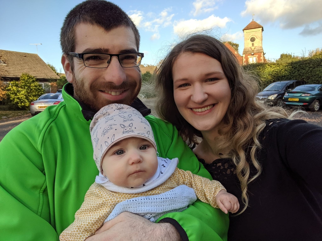 Laila Duffi atzīst, ka ar vīru Rianu abi reizēm fantazē, kā būtu, ja pārceltos dzīvot uz Latviju. “Kas zina, varbūt tālākā nākotnē tā arī darīsim,” saka Laila, kura auklē 11 mēnešus veco meitiņu Meldru.
Autors: no personiskā arhīva