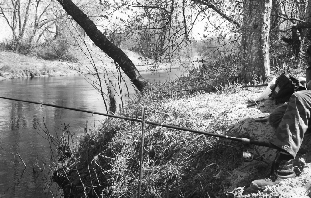 Aptuveni šajā vietā Gaujā, kas makšķerniekiem pazīstama ar nosaukumu “pie pirtiņas”, notika traģēdija.  
Autors: no “Dzirksteles” arhīva