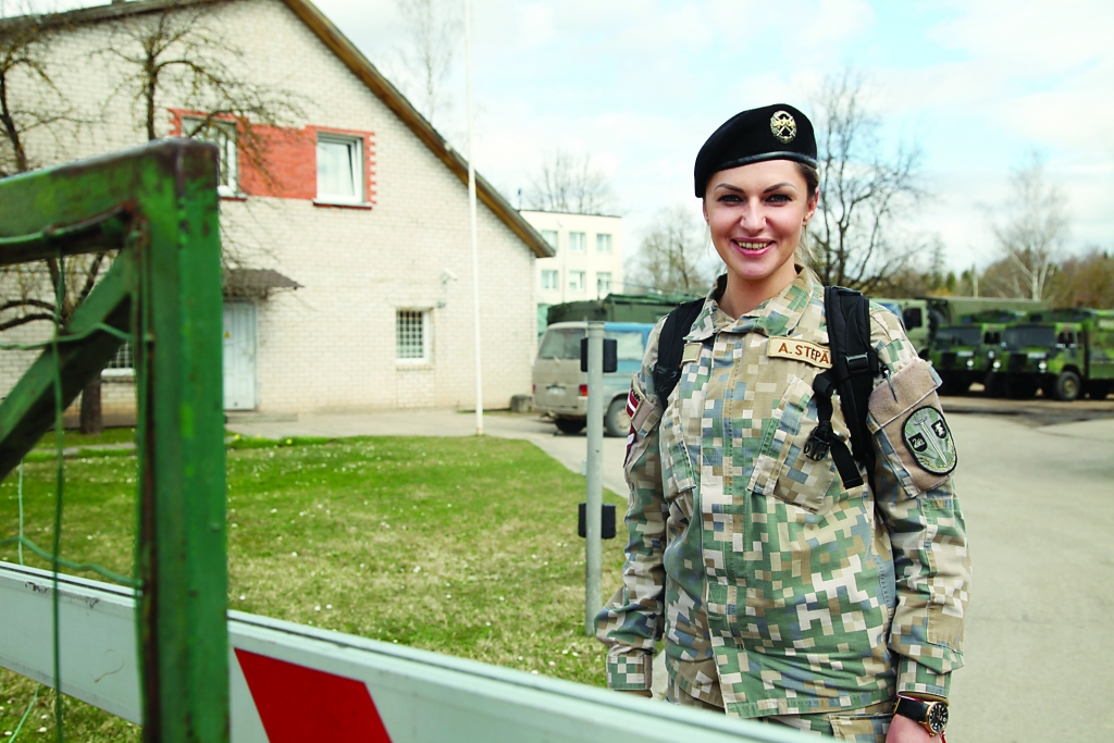 Viens no Agneses Stepānes nākotnes izaicinājumiem ir kļūt par profesionālā dienesta karavīru. Viņa nešaubīgi savu nākotni saista ar militāro karjeru.  

Autors: Gatis Bogdanovs