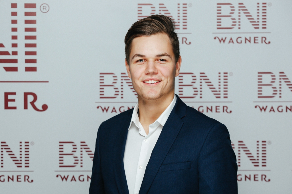 Lizumnietis Ritvars Sebris sevi atradis nekustamo īpašumu jomā, viņa pieredzi un profesionālās jomas ierakstus var lasīt paša veidotajā blogā “Sebris.lv”. Par vienu no nākotnes mērķiem izvirzījis pieveikt triatlona ultradistanci, ko sauc par “Ironman” – gandrīz 4 km peldēšana, 180 km riteņbraukšana un maratons (42, 2 km).         
Autors:  no privātā arhīva