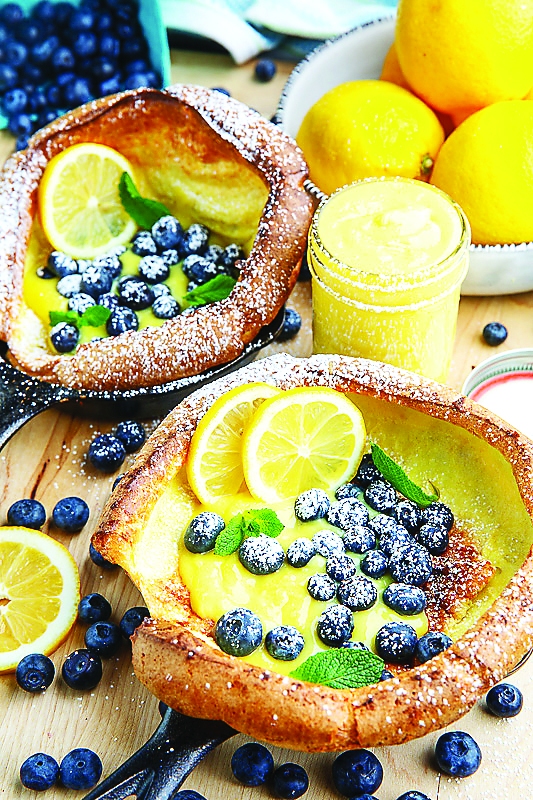 Holandiešu gardums ar citronu krēmu un mellenēm
Autors: pinterest.com