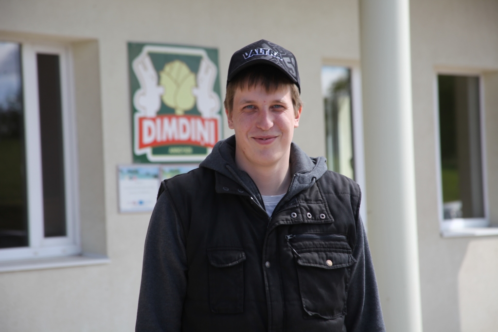 SIA “Dimdiņi Agro” agronomam Dāvim Gustam šī ir otrā darbu sezona. 	
Autors: Gatis Bogdanovs