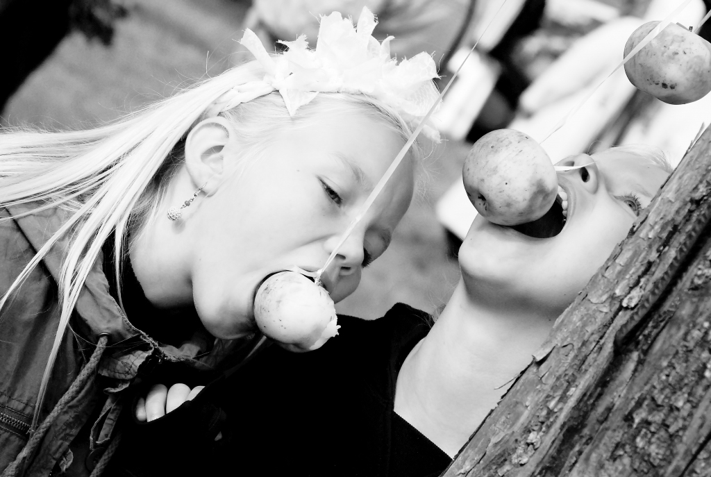 Pie zarnu trakta parazītiem tikt var ļoti ātri. Pietiek vien apēst burkānu vai ābolu, kas netiek rūpīgi nomazgāts, bet tikai nobraucīts biksēs.
Autors: DAINIS ĢELZIS