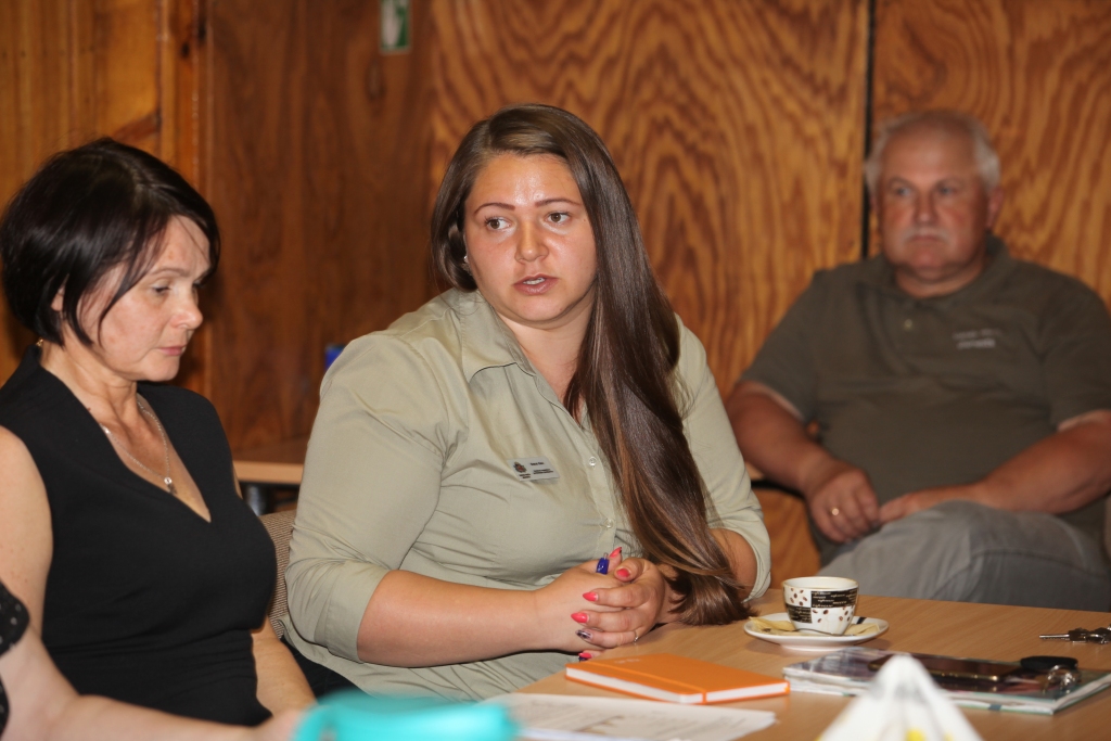 Ziemeļaustrumu virsmežniecības vecākā inspektore juridiskajos jautājumos Dace Ose (attēla vidū) uzsver, ka dažādi soda mēri vairs nav atrodami vienuviet, bet ir izdalīti atsevišķos nozaru likumos. 
Autors: Gatis Bogdanovs