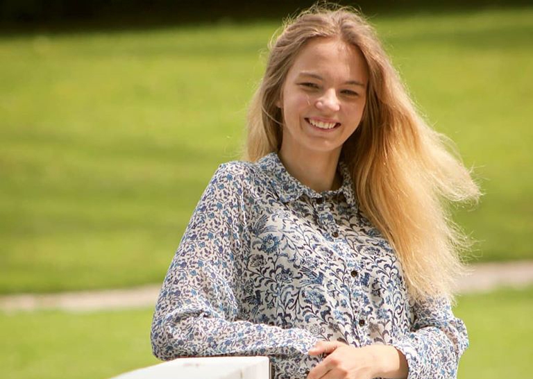 Dita Rūta Ceriņa absolvējusi arī Cesvaines mūzikas un mākslas skolu divos novirzienos - “Vizuāli plastiskā māksla” un “Saksofona spēle”. Tas viņai devis iespēju arī spēlēt Gulbenes kultūras centra pūtēju orķestrī un Gulbenes mūzikas skolas pūtēju orķestrī. Šogad viņa arī saņēmusi Dr.Lindas Mičules stipendiju. Tā tiek piešķirta Cesvaines vidusskolas skolēnam, kas plāno savu nākotni saistīt ar medicīnu. 
Autors: Hanna Kalēja