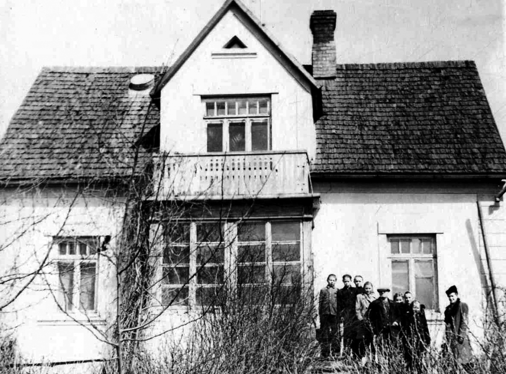 Pirmā māja Gulbenē, Pamatu ielā. Līdz mūsdienām nav saglabājusies. 
Autors: no GNVM muzeja arhīva