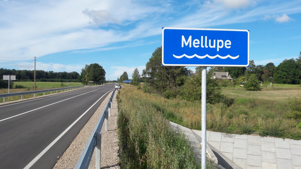 Daudzi jaunie vīri noteikti ir nesuši savas sievas pāri Melnupei. Tagad šajā pašā vietā viņi varēs to darīt pāri Mellupei. 	
Autors: Gatis Bogdanovs