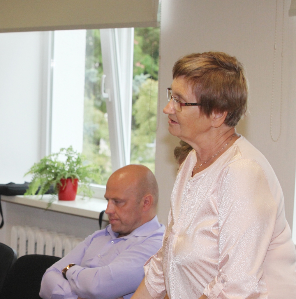 Ieva Grīnšteine akcentēja, ka viena no pašvaldības funkcijām ir iedzīvotājiem pieejamas veselības aprūpes nodrošināšana. Viņa teica, ka “esošā situācija novadā nemaz nav ļoti priecīga”. 
Autors: Gatis Bogdanovs