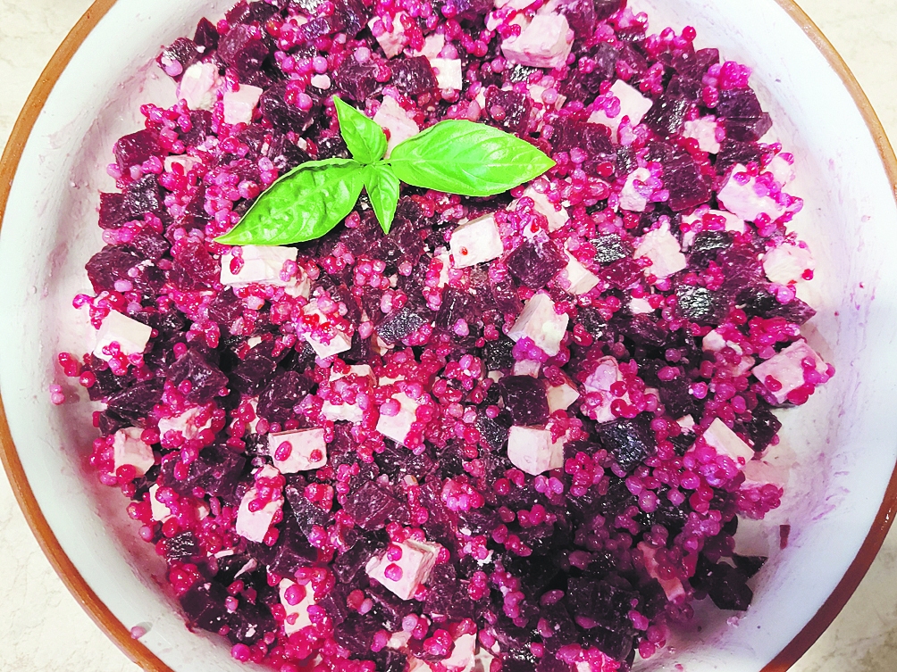 Pērļu grūbu un biešu salāti