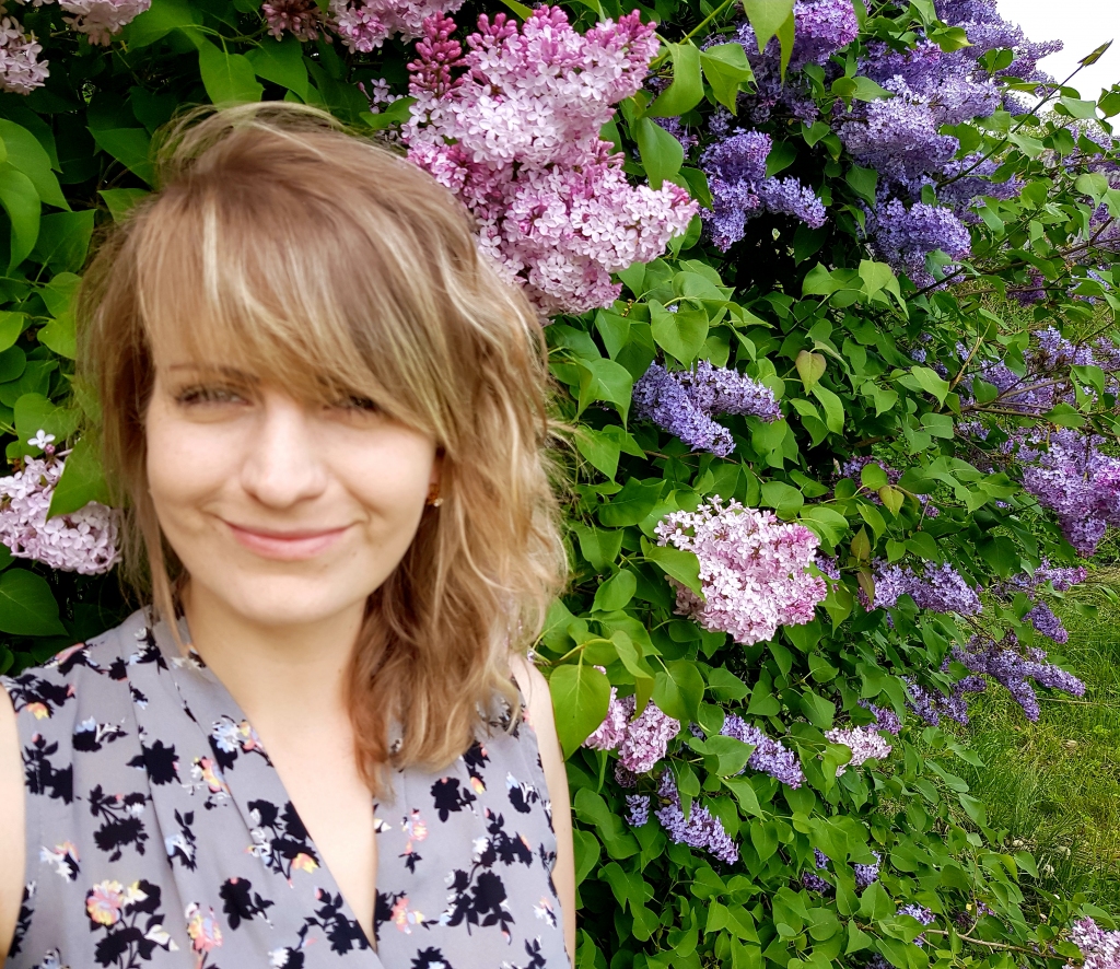 Ikdienā Agnese Līcīte strādā Balvos picērijā “Zebra”, bet regulāri atrod laiku, lai rakstītu. Savulaik smēlusies drosmi no latviešu dzejniekiem, tagad iedrošina citus. Viņa iesaka katram lasīt, bagātināt savas iekšējās “jūras un debesis” un uzdrošināties būt pašiem! 	
Autors: no personiskā arhīva