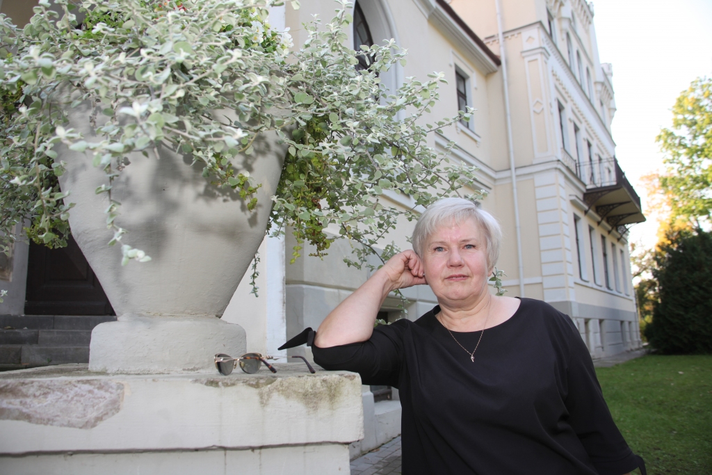 Ar ticību pašu spēkiem! Lizuma vidusskolas direktore Inese Dambe uzskata, ka ar pārdomātu un apņēmīgu rīkošanos skola pagastā var iegūt “otro elpu”. Arī agrāk tā jau ir bijis. Vēsture atkārtojas. 	
Autors: Gatis Bogdanovs