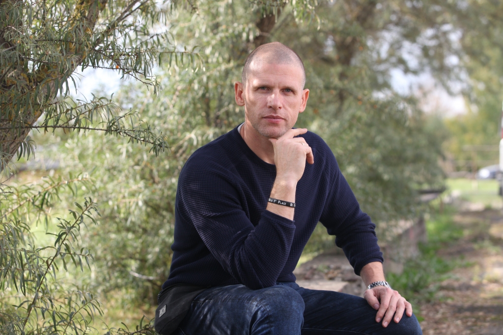 “Deputāta darbs ir publisks,” uzsver Anatolijs Savickis. Viņš sevi neuzskata par opozīcijas pārstāvi novada domē. Saka - ir tautas pārstāvis, izmanto iespēju aizstāvēt savu vēlētāju viedokli.        
Autors: Gatis Bogdanovs