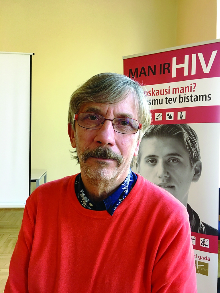 “Velku paralēles ar 
COVID-19. Šie pacienti šodien jūtas tā, kā HIV pacienti Latvijā jūtas 
33 gadus. Tieši tāpēc mums nav nevienas populātas personības, kura atklāti pateiktu: “Esmu HIV inficētais.””
Andris Veiķenieks 