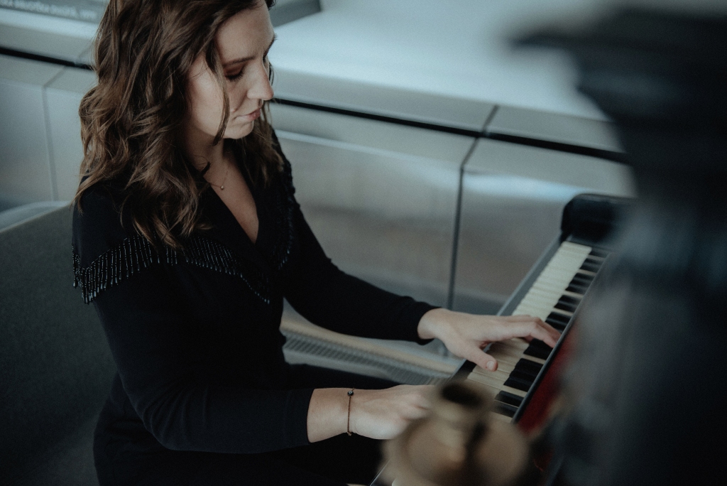 Janas Aņisimovas mīlestība pret mūziku ir apbrīnojama. Viņa sapnis papildināt zināšanas ārpus Latvijas ir īstenojies. 
Autors: no personiskā arhīva