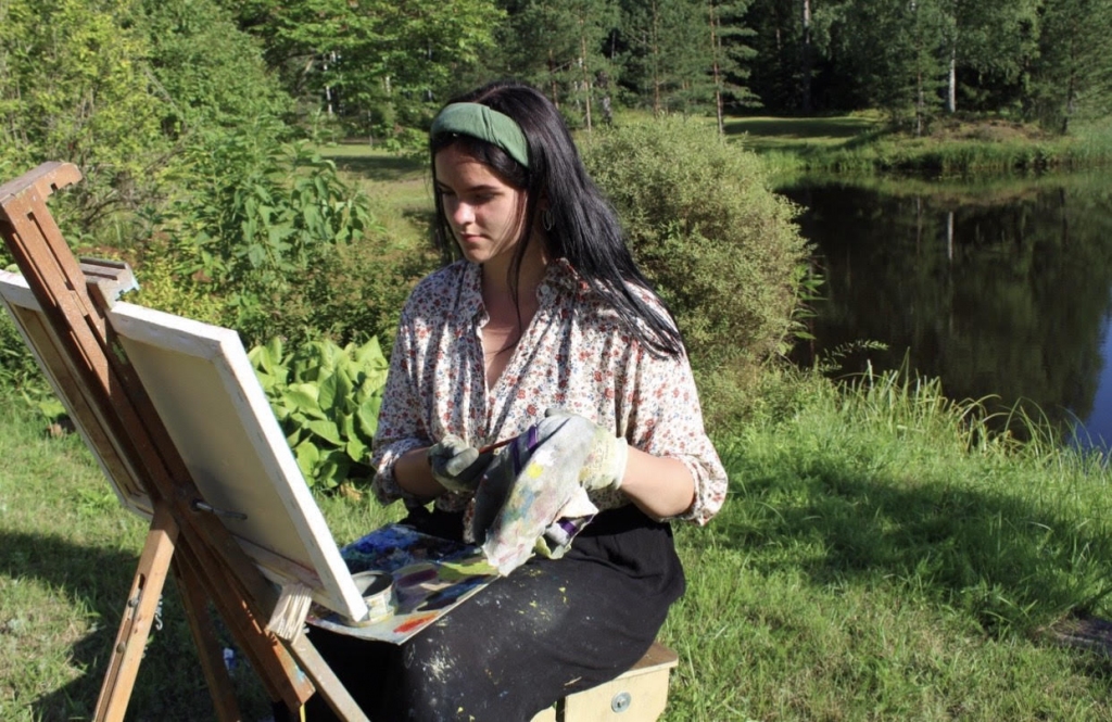 Gerda Juškeviča ar savām gleznām spēj patīkami pārsteigt. Viņa patiešām ir talantīga jaunās paaudzes gleznotāja. 
Autors: no personiskā arhīva