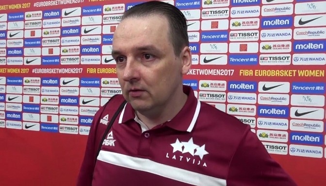 Novadam izdevies piesaistīt kvalificētu treneri – Mārtiņu Zībartu, bijušo “TTT” un Latvijas sieviešu basketbola izlases galveno treneri, Latvijas Basketbola savienības Treneru komisijas locekli. 
Autors: no “Dzirksteles” arhīva