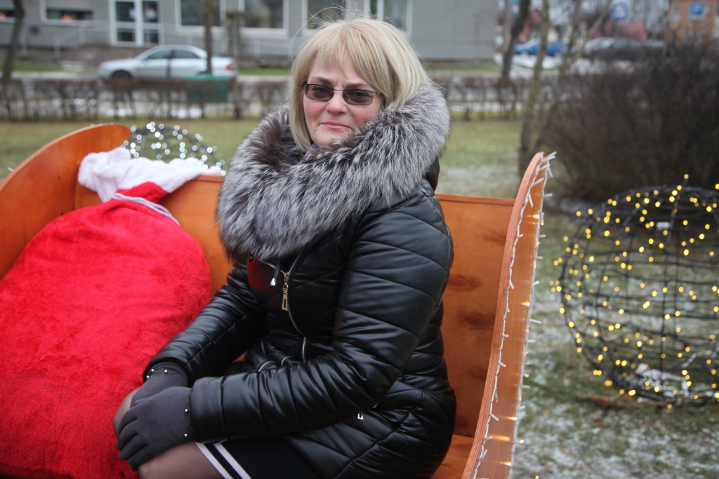 Sanita Brezinska atzīst, ka vēl tā īsti nav izjutusi šo četrkāršo prieku – būt omītei diviem dvīnīšu pāriem. Viņa gaida laiku, kad vecākajiem dvīņiem būs četri gadi, jaunākajām dvīnītēm - divi gadiņi, jo tad tikai sākšoties īstā rosība un mazuļu čalas. 	
Autors: Gatis Bogdanovs