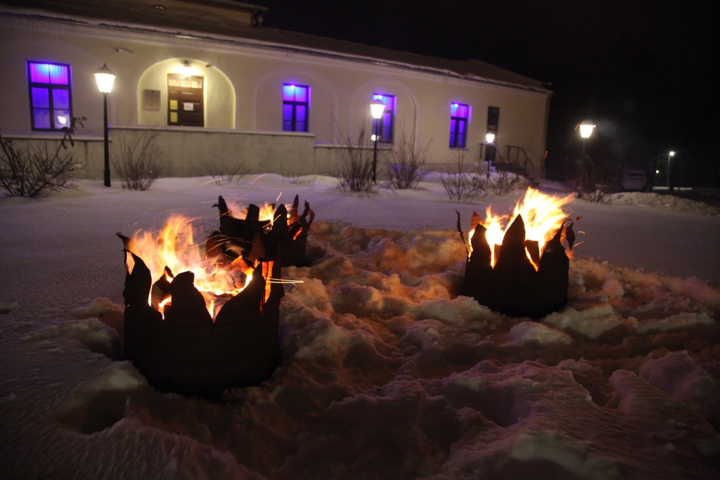 13.janvārī apritēja 30 gadi, kopš janvāra barikāžu sākuma Rīgā 1991.gadā. Atcerei šajā datumā šonedēļ pie Gulbenes novada vēstures un mākslas muzeja deg trīs simboliski ugunskuri. 
Autors: Gatis Bogdanovs