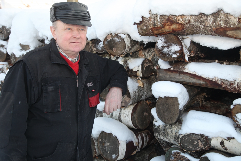 Pirms 30 gadiem, izjūtot barikāžu atmosfēru, Jānis Brūniņš atzīst, ka cilvēki toreiz bija saliedētāki, draudzīgāki, tagad, viņaprāt, vairāk atsvešinājušies, savstarpējā komunikācija notiek smagāk, cilvēki aizbildinās ar laika trūkumu.
Autors: Foto: Gatis Bogdanovs