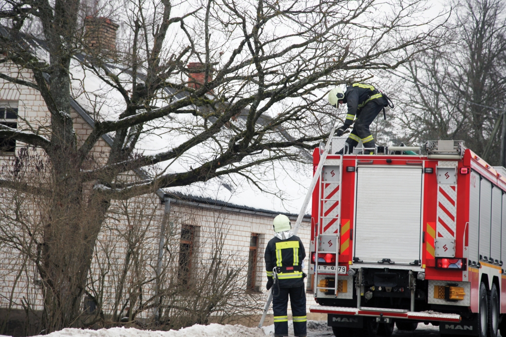 Jaunais gads izvērtās pavisam nepatīkami kādai ģimenei Lejasciemā. Ugunsnelaimē cieta trīs cilvēki.
Autors: Gatis Bogdanovs