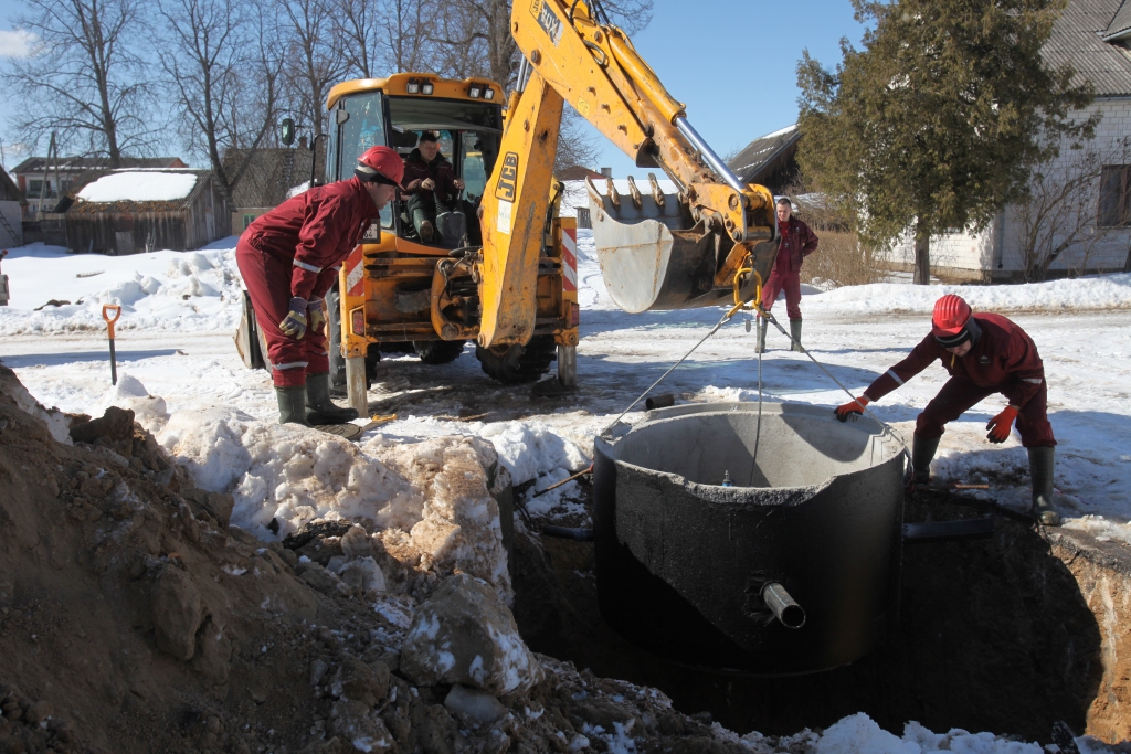 Lejasciemā laikā no 2011. līdz 2015.gadam tika realizēts ūdenssaimniecības attīstības projekts divās kārtās, kopumā šis projekts izmaksāja teju miljonu eiro, lielāko daļu apmaksāja Eiropas Reģionālās attīstības fonds. Lejasciems tika pie jaunām attīrīšanas iekārtām, atdzelzota ūdens, tika rekonstruēti esošie un tika uzbūvēti jauni kanalizācijas un ūdensvada tīkli.
Autors: no “Dzirksteles” arhīva