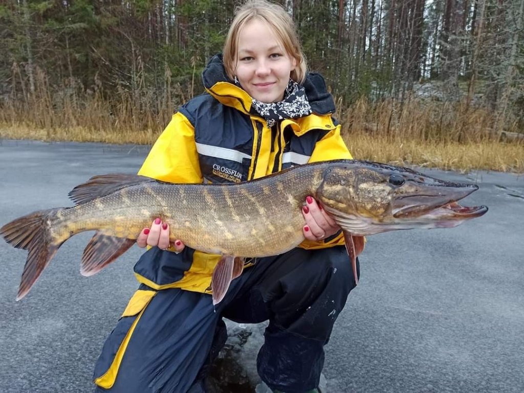 Veronika Kaktiņa neatklāj vietu,
kur tikusi pie 4,405 kilogramus
smagās līdakas.
Autors: no personiskā arhīva