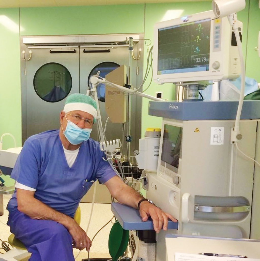 Šobrīd ir rezerves ārsts, saņēmis Covid-19 vakcīnas pirmo poti, gatavojas otrajai, iesaka klausīt valdību, “nečupoties”. Tā vietā Pēteris Kučiks iecienījis pastaigas pa Alūksni.
Autors: no personiskā arhīva