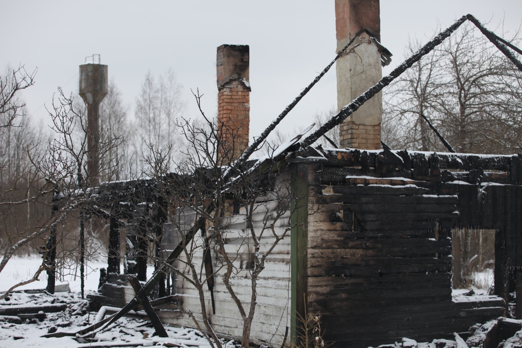 Ugunsgrēks ar traģiskām sekām, kurā bojā gāja 96 gadus veca sieviete, šonedēļ notika Lejasciema pagastā. Ugunsdzēsēji ugunsgrēku likvidēja pēc četrām stundām.
Autors: Gatis Bogdanovs 