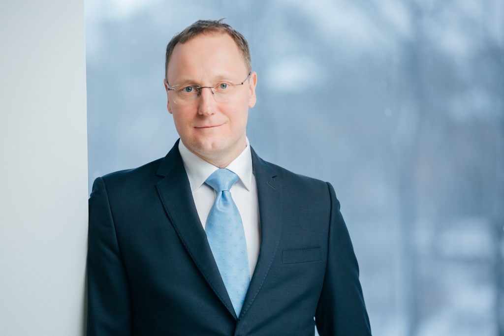 SIA “PayRay” vadītājs Latvijā Mareks Basankovičs uzsver, ka PayRay lēmumu par kredīta piešķiršanu, pēc visu dokumentu iesniegšanas, pieņem 2-5 darba dienu laikā.